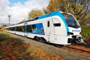 Mehr über den Artikel erfahren Batteriezug fährt dem Wasserstoffzug davon